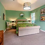 Nyaraló 2 Bed In Kendal Oc-94582 *