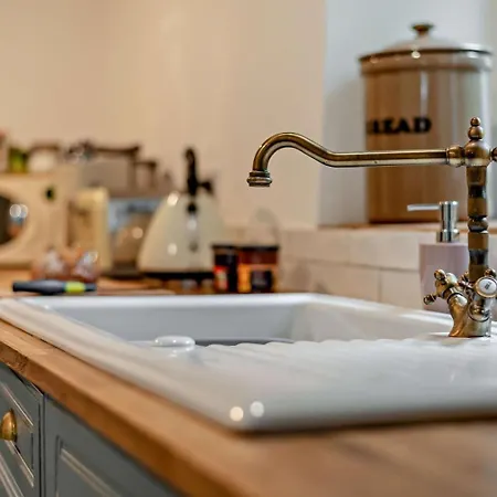 2 Bed In Kendal Oc-94582 *