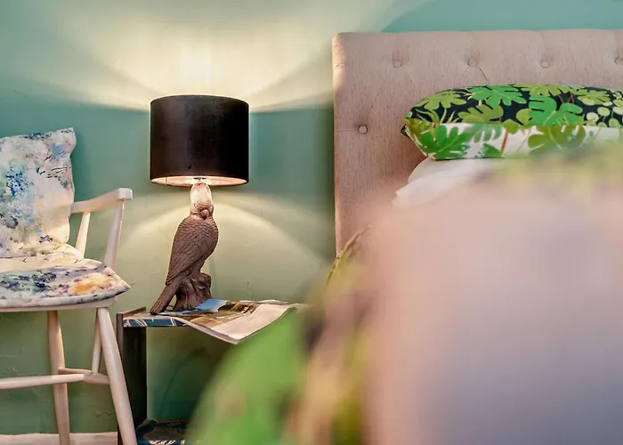 2 Bed In Kendal Oc-94582 *